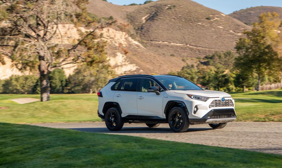  Toyota RAV4 XSE Hybrid 2018 года  (NA) (фото 15 из 71)